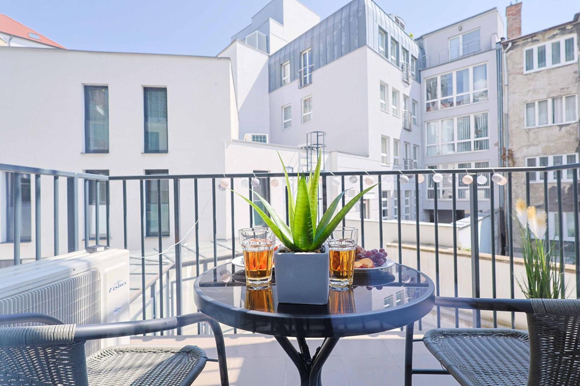 Adamick Place In City Centre With Free Parking Apartman Pozsony Kültér fotó